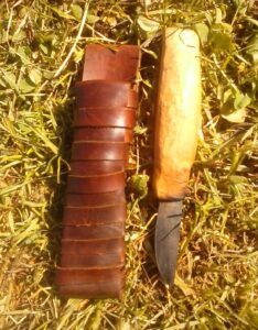 Leather knife sheath made without needle and thread - Etui de couteau en cuir réalisé sans aiguille ni fil