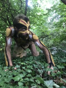 Xavier Auclair with tribal-style body paint in Nature - Homme avec peinture de type tribal dans la nature